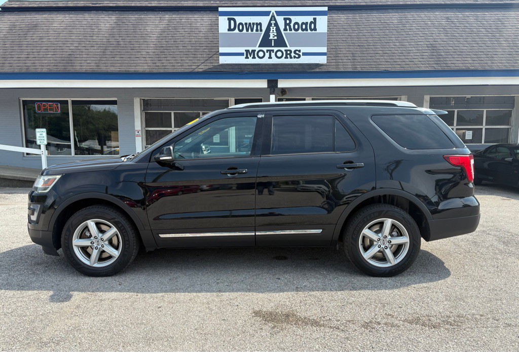 2017 Ford Explorer Image 2