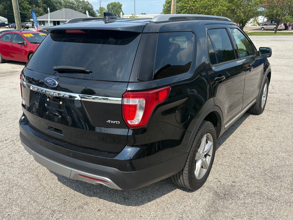 2017 Ford Explorer Image 4