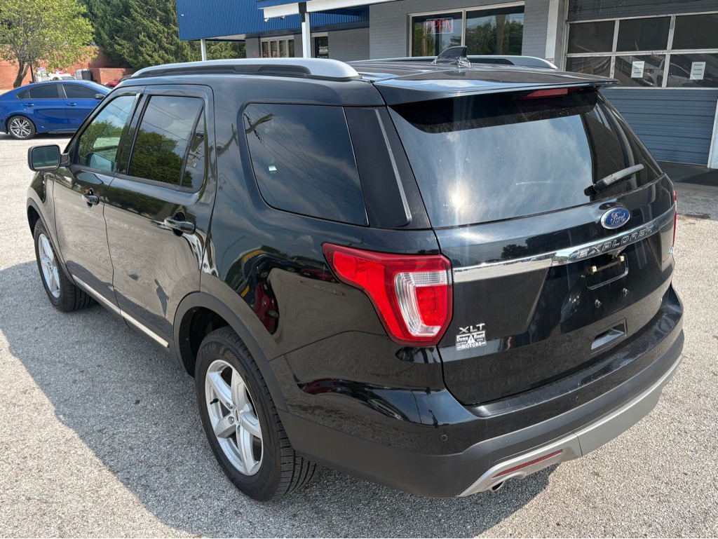 2017 Ford Explorer Image 6