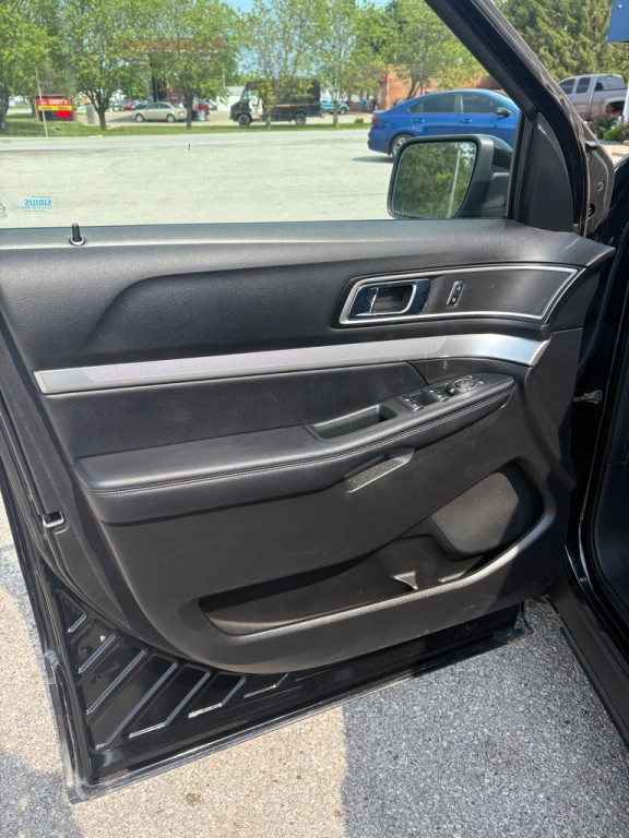 2017 Ford Explorer Image 10