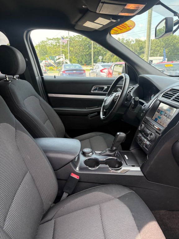 2017 Ford Explorer Image 16
