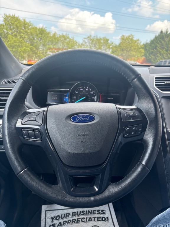 2017 Ford Explorer Image 18