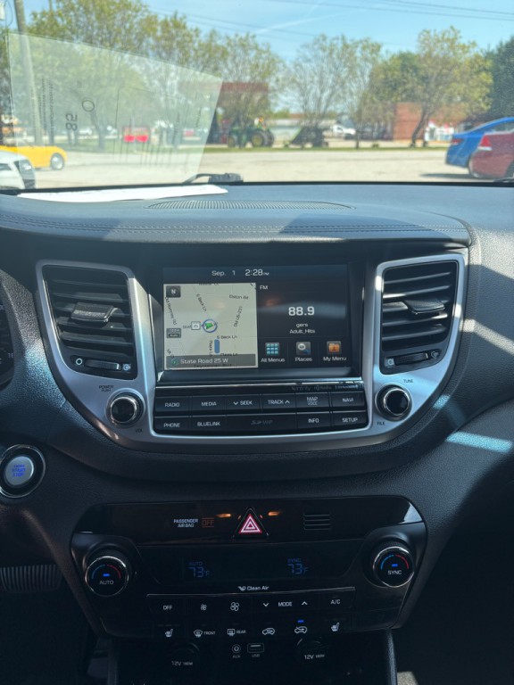 2017 Hyundai Tucson Image 17