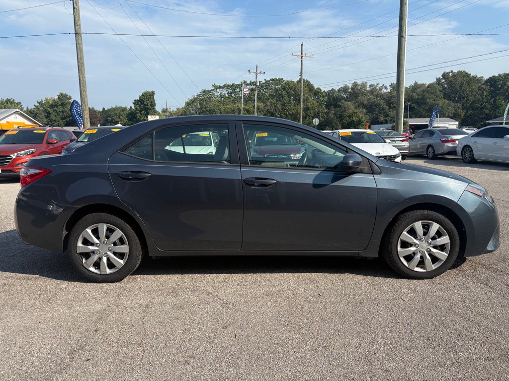 2015 Toyota Corolla Image 2