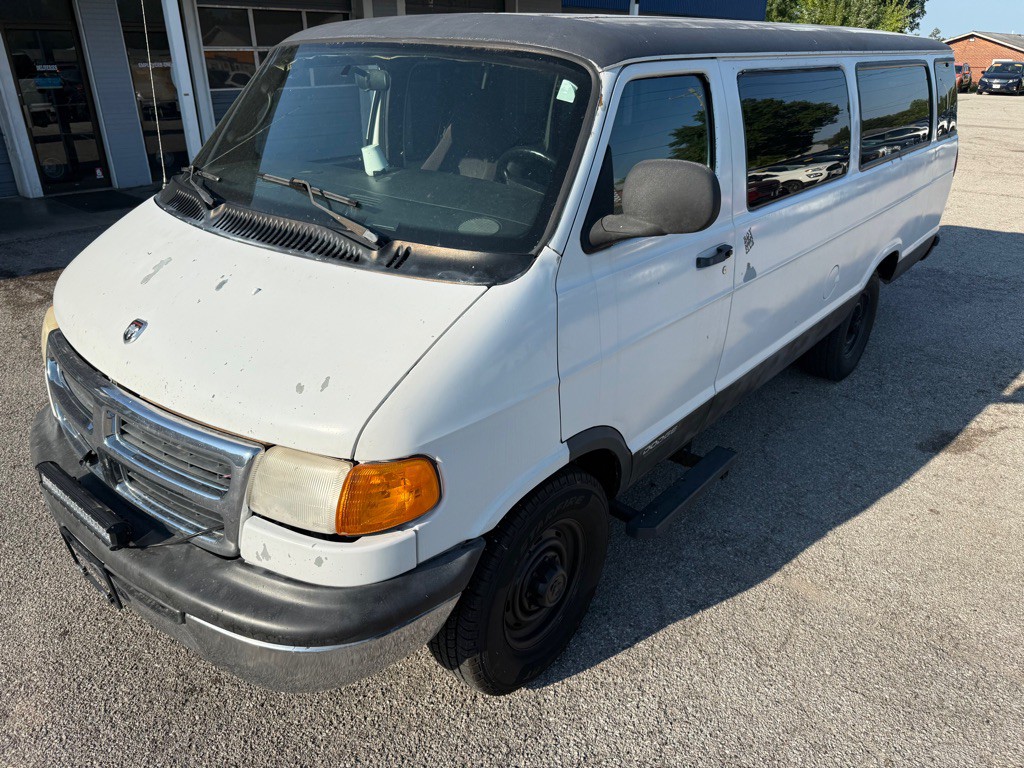 2002 Dodge Ram Van Image 3