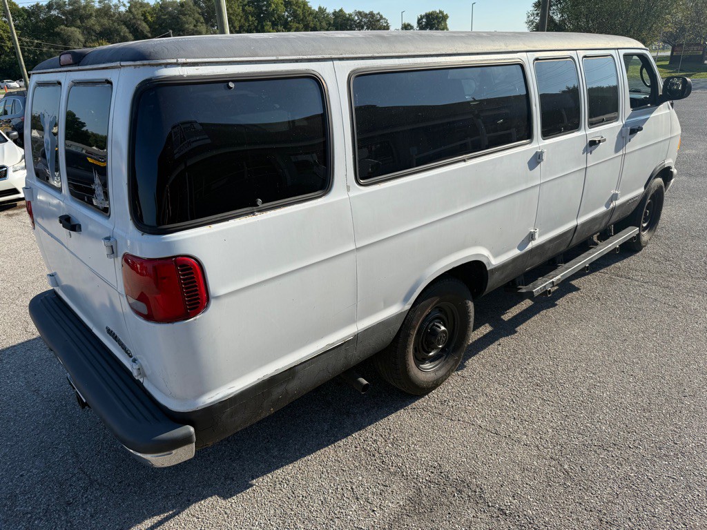 2002 Dodge Ram Van Image 6