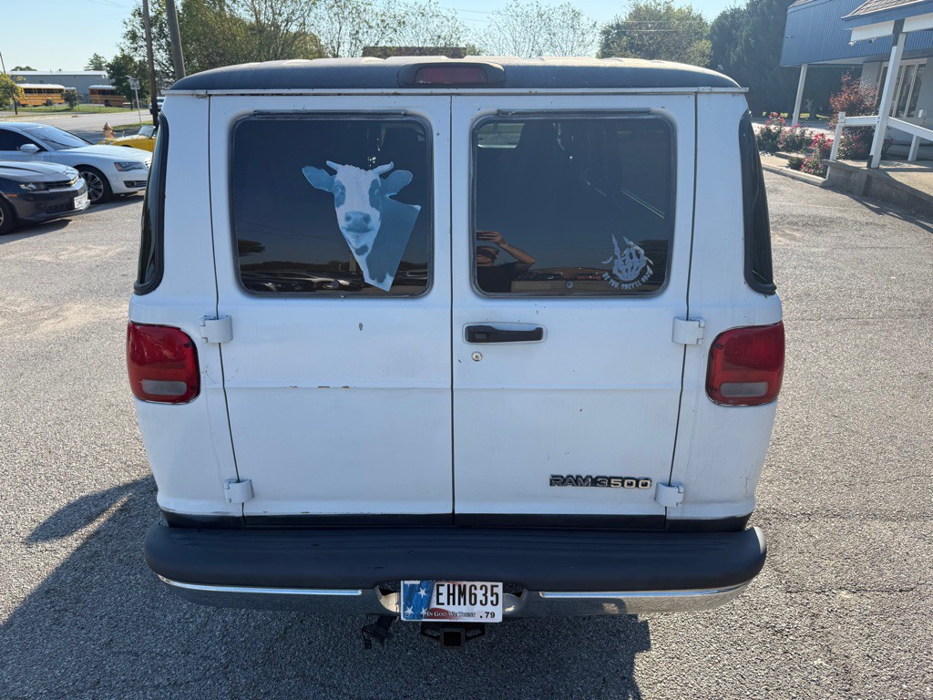 2002 Dodge Ram Van Image 7