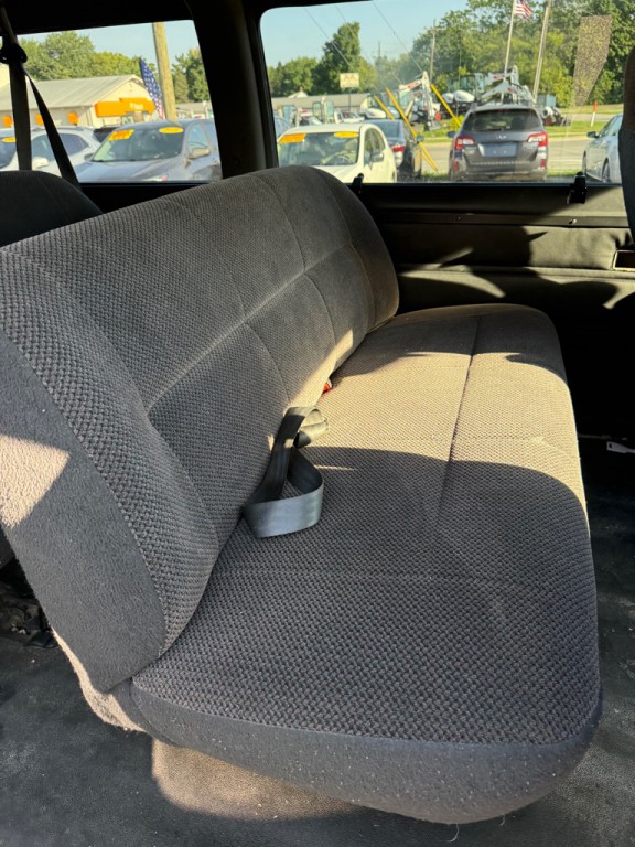 2002 Dodge Ram Van Image 12