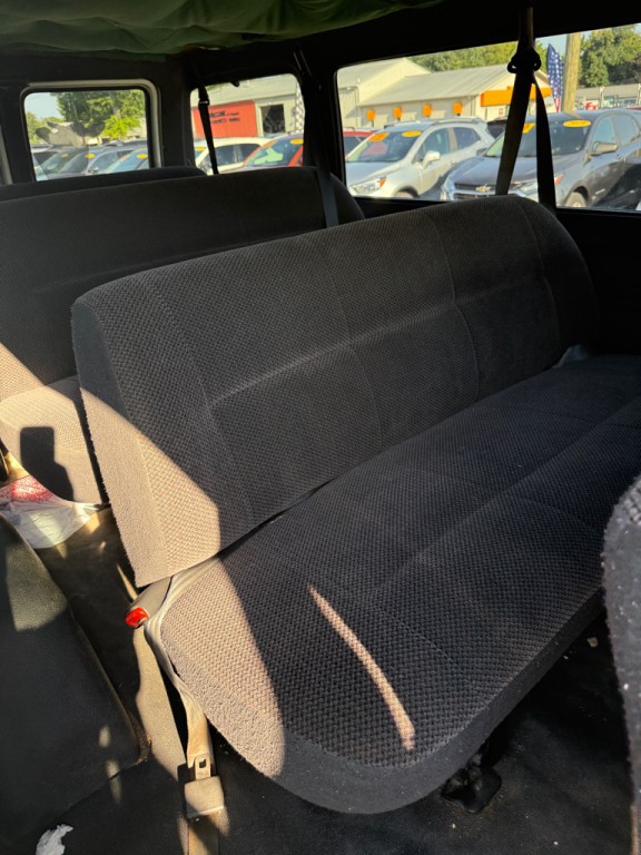 2002 Dodge Ram Van Image 13