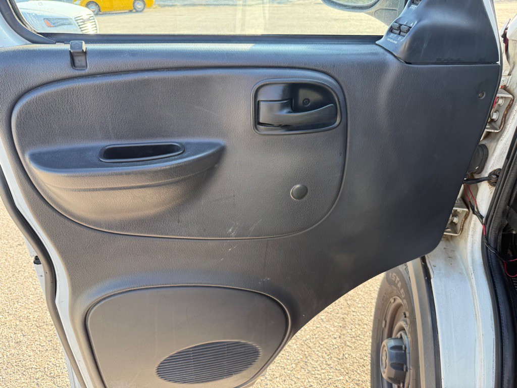2002 Dodge Ram Van Image 19