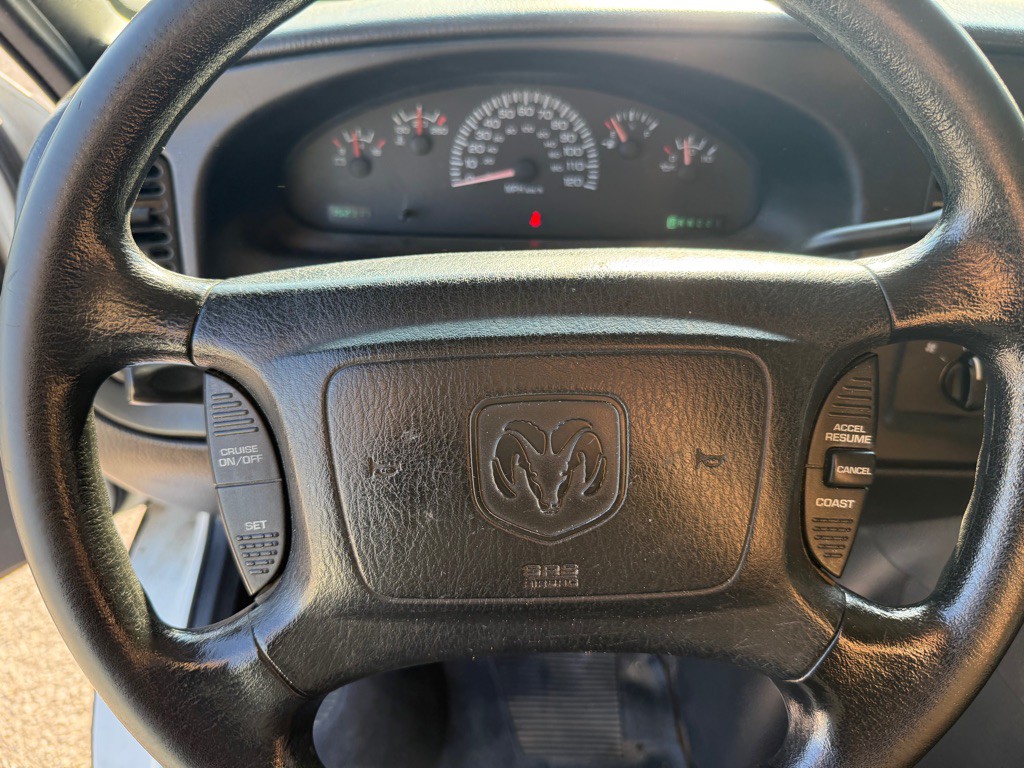 2002 Dodge Ram Van Image 22