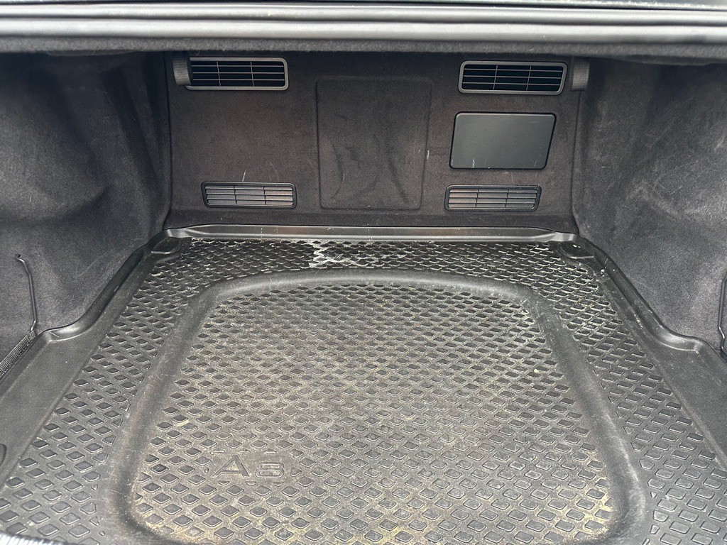2014 Audi A8 Image 12
