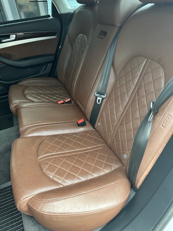 2014 Audi A8 Image 17