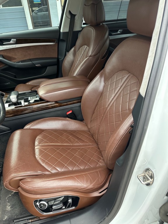 2014 Audi A8 Image 23