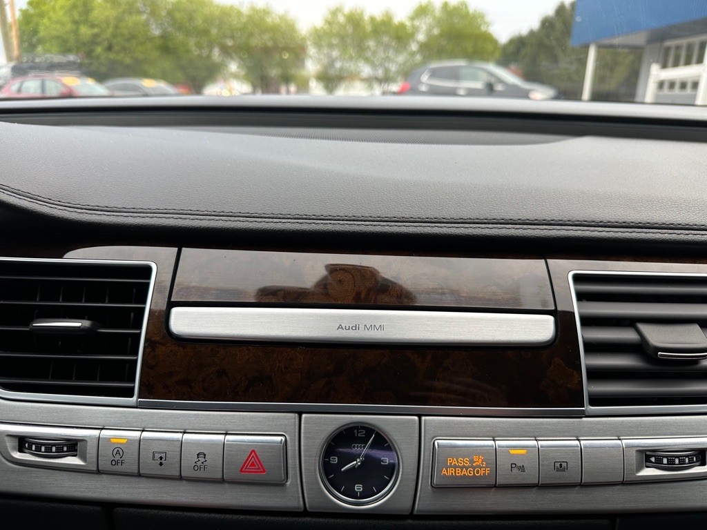 2014 Audi A8 Image 30