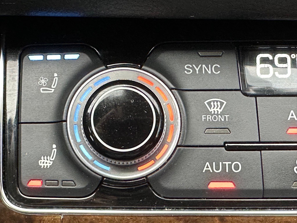 2014 Audi A8 Image 33