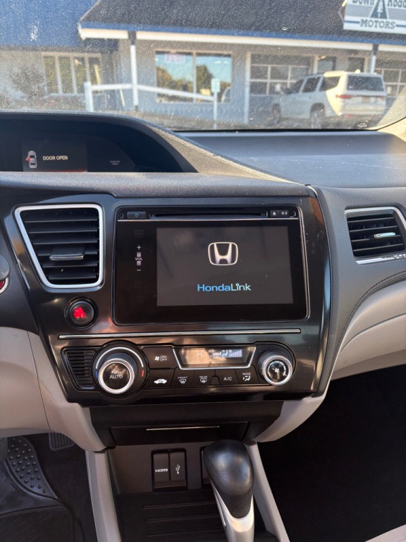2015 Honda Civic Image 17
