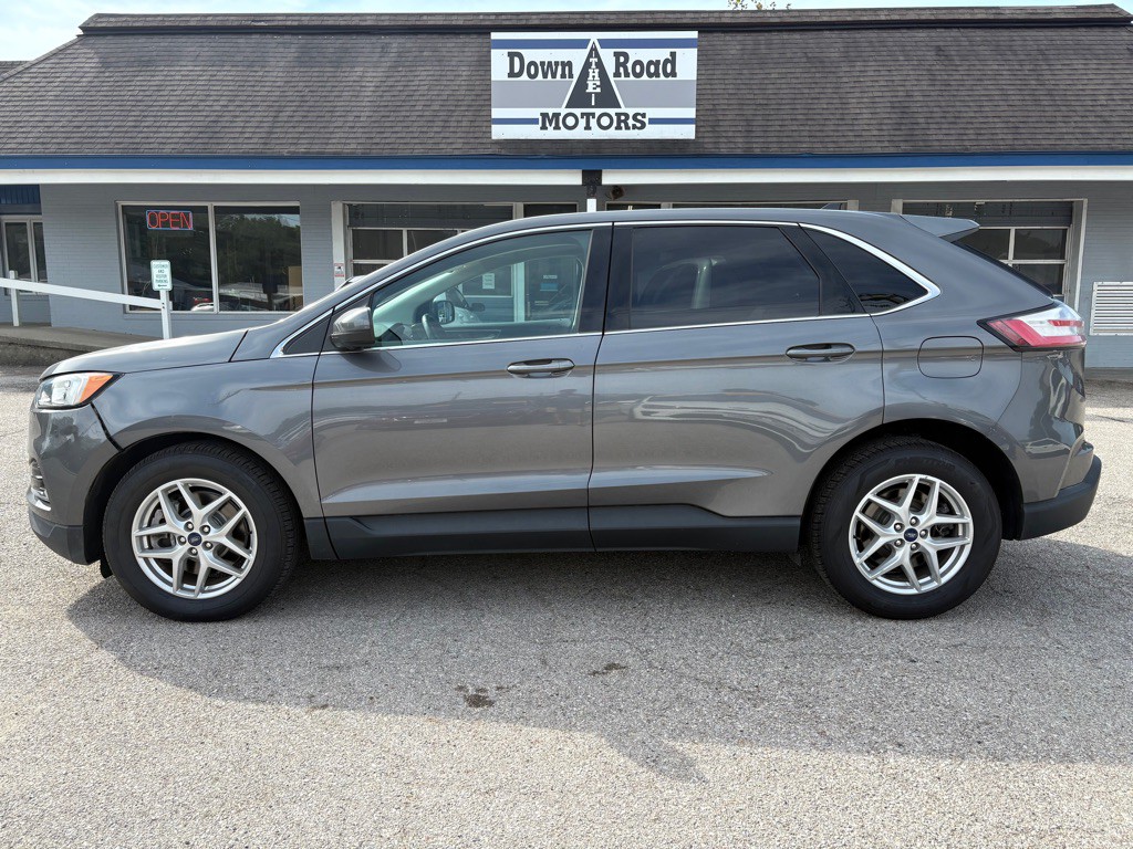 2022 Ford Edge Image 2