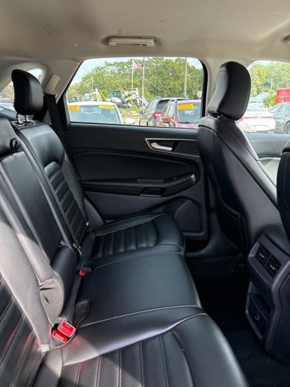 2022 Ford Edge Image 12