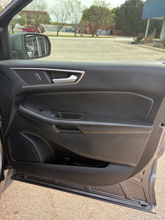 2022 Ford Edge Image 15