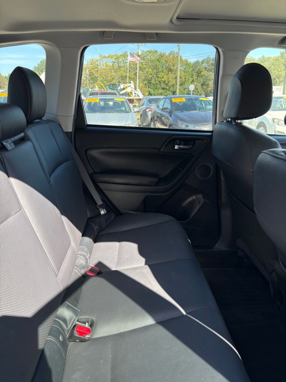 2016 Subaru Forester Image 10