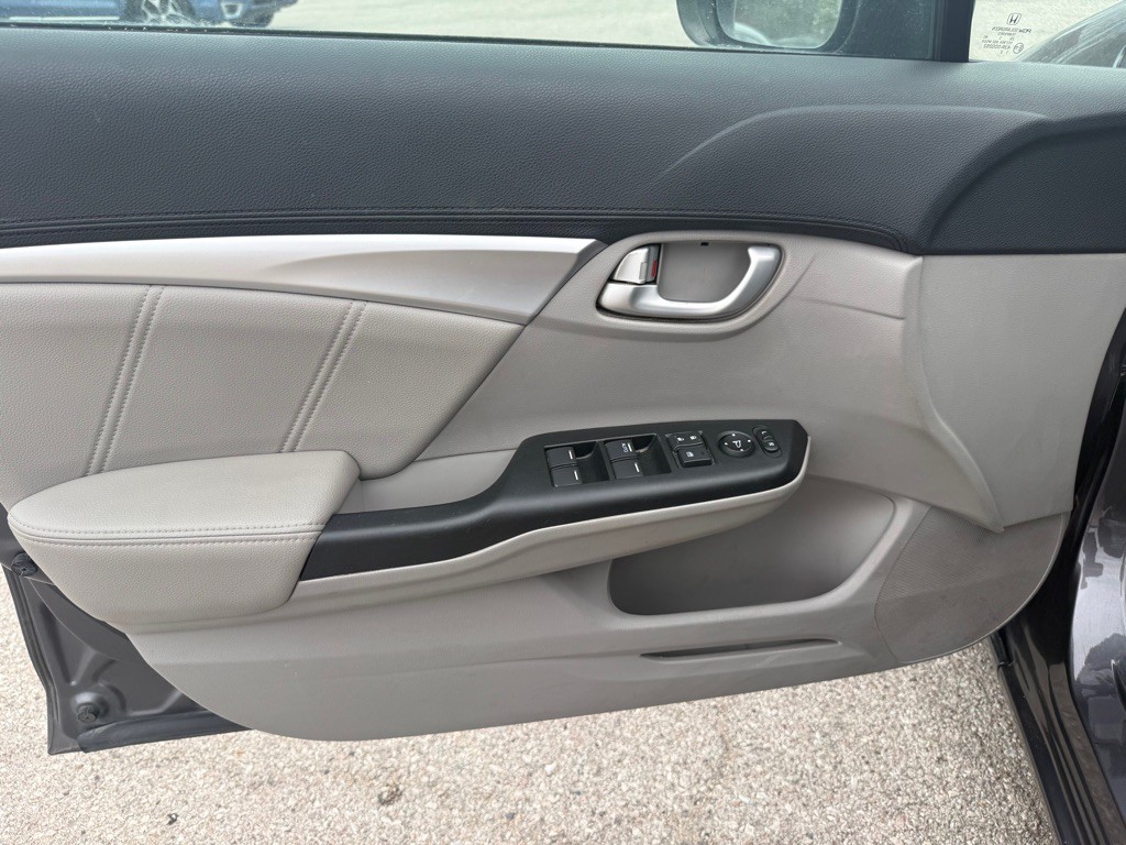 2015 Honda Civic Image 17