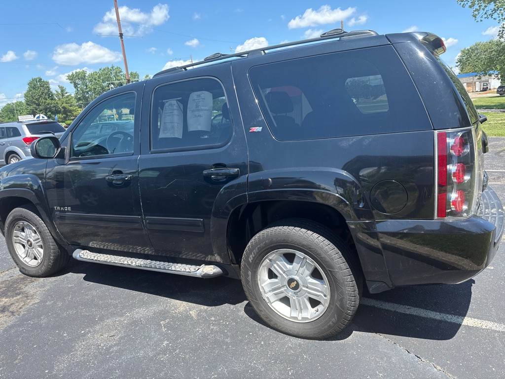 2010 Chevrolet Tahoe Image 2