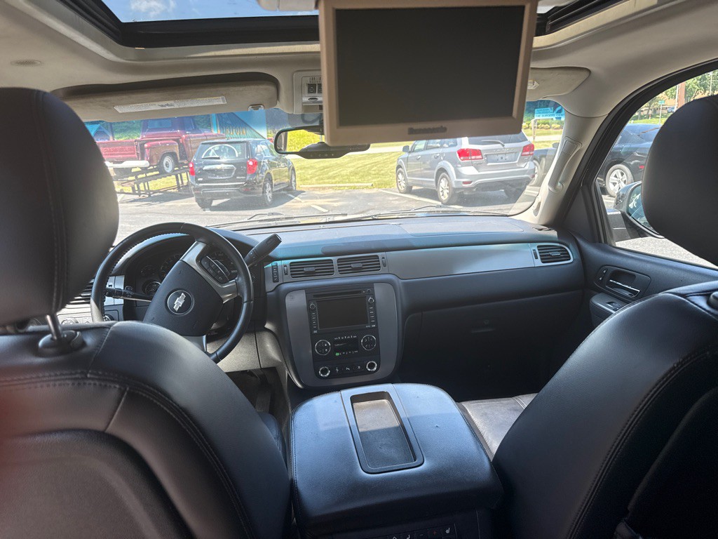 2010 Chevrolet Tahoe Image 14