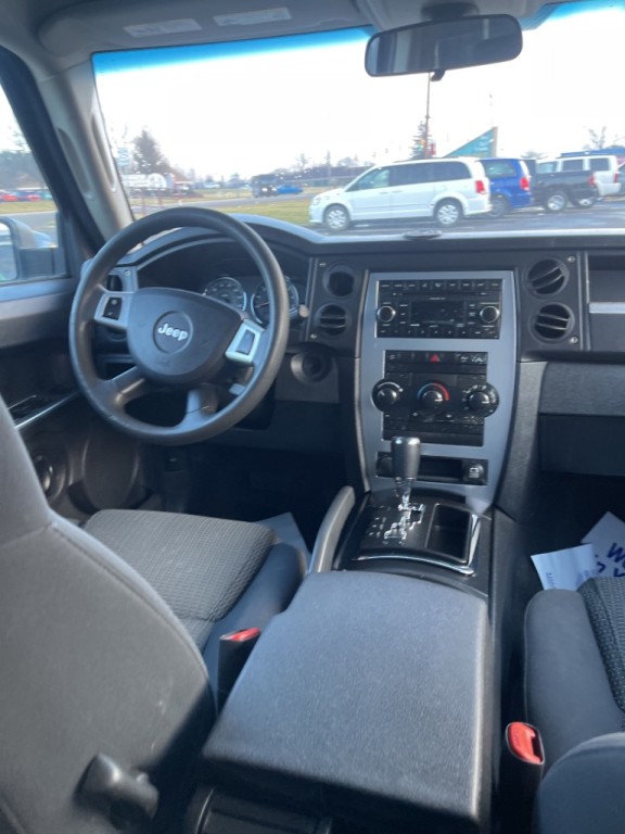2008 Jeep Commander Image 9