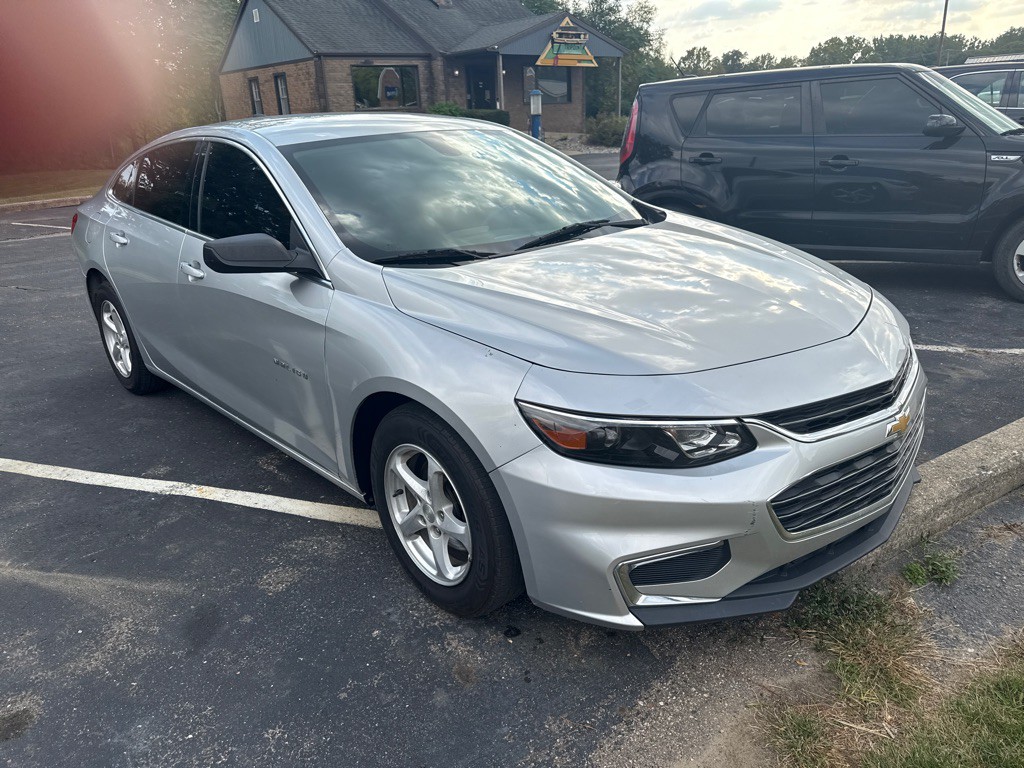 2017 Chevrolet Malibu Image 3