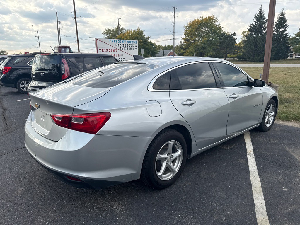 2017 Chevrolet Malibu Image 5