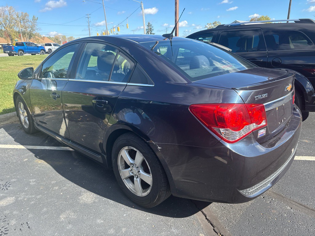 2014 Chevrolet Cruze Image 2