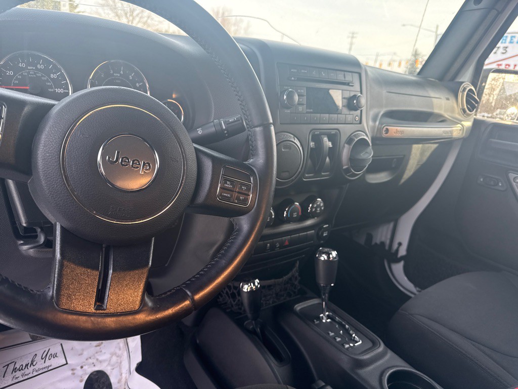 2015 Jeep Wrangler Image 12