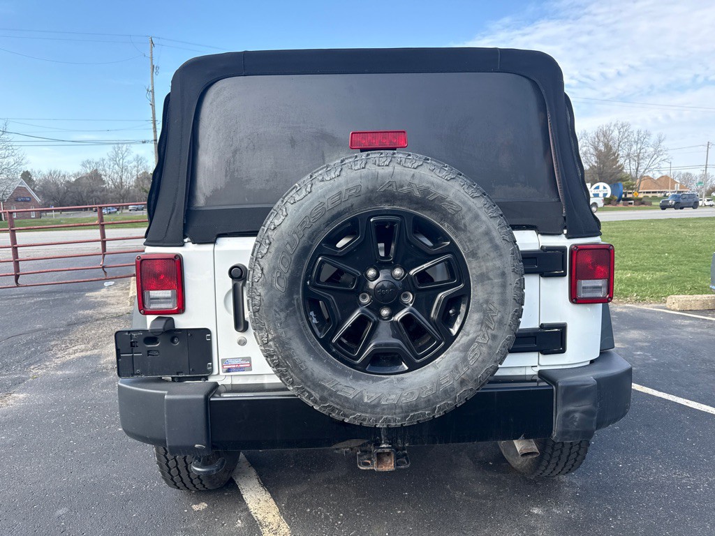 2015 Jeep Wrangler Image 15