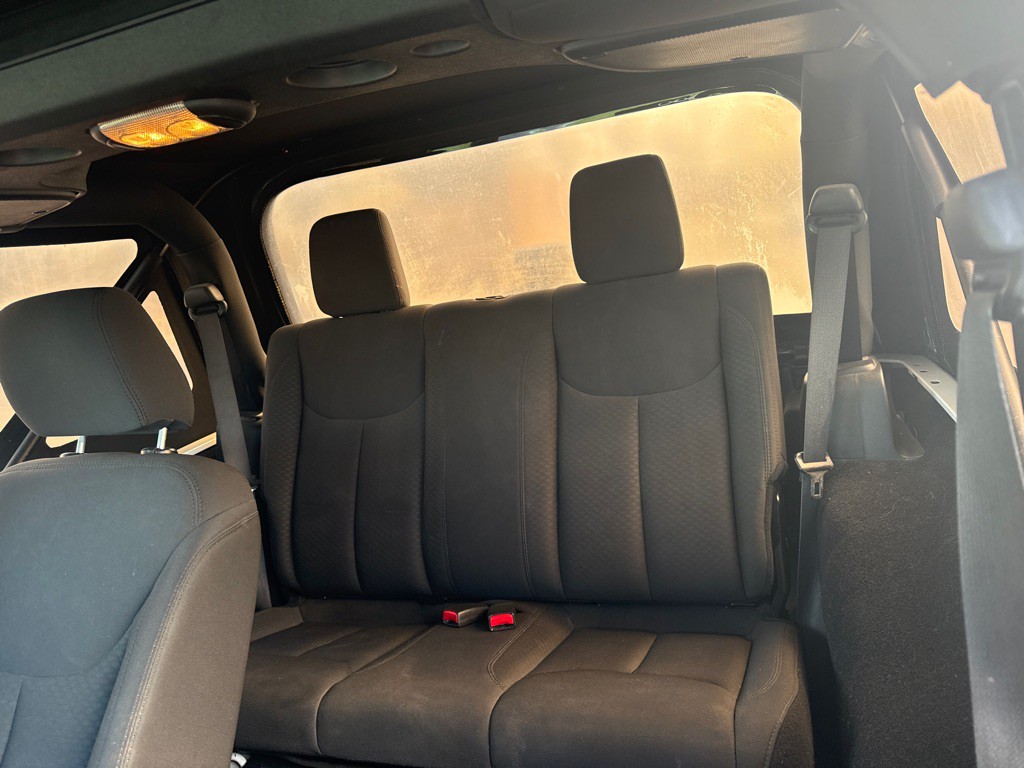 2015 Jeep Wrangler Image 24