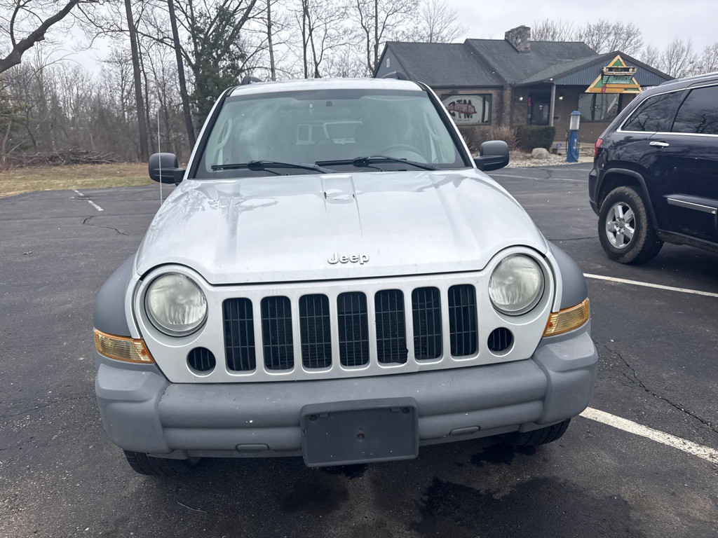 2005 Jeep Liberty Image 6