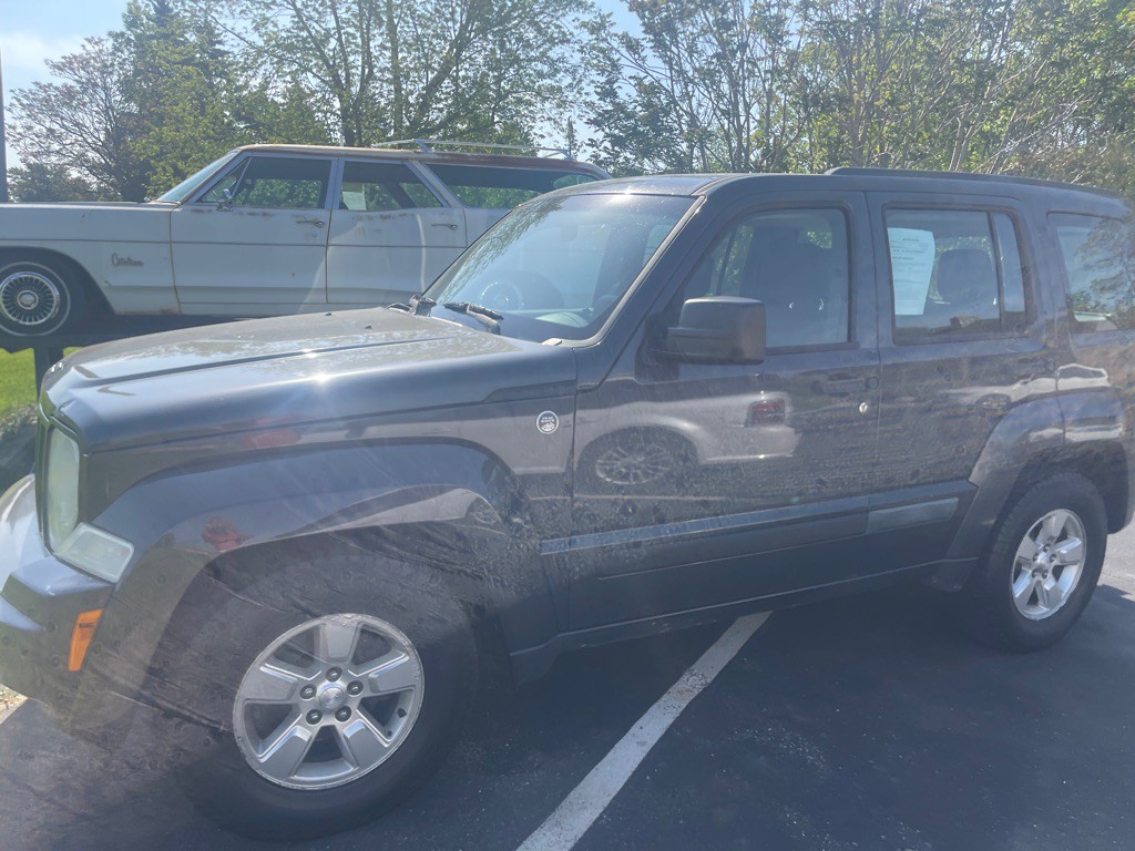2010 Jeep Liberty Image 2