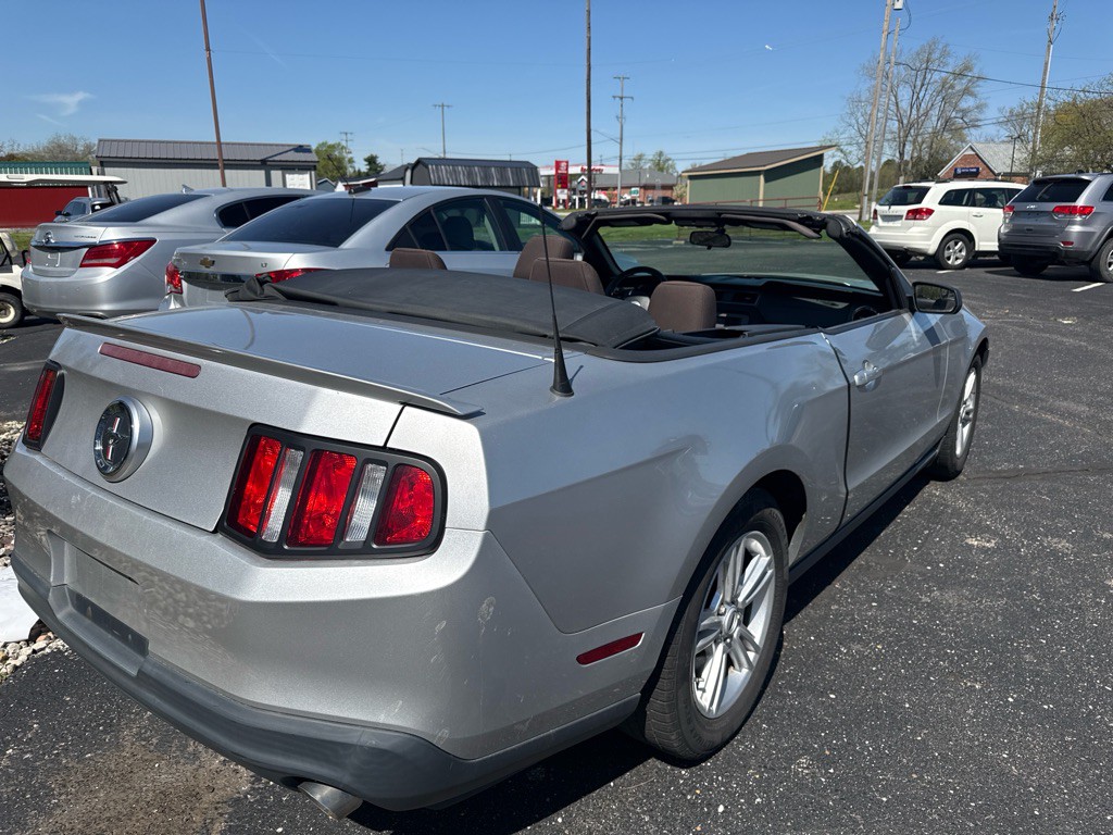 2012 Ford Mustang Image 2