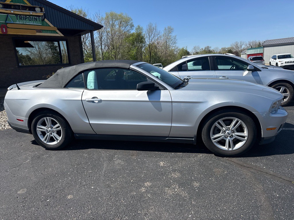 2012 Ford Mustang Image 14