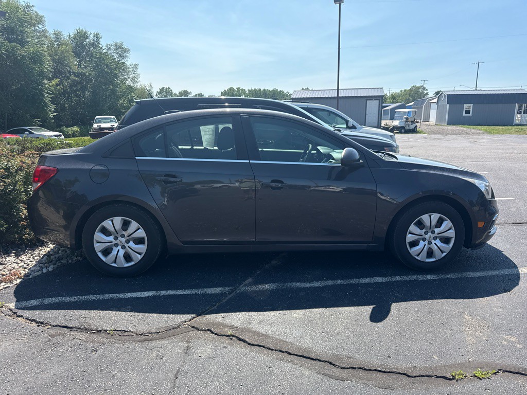 2016 Chevrolet Cruze Image 1