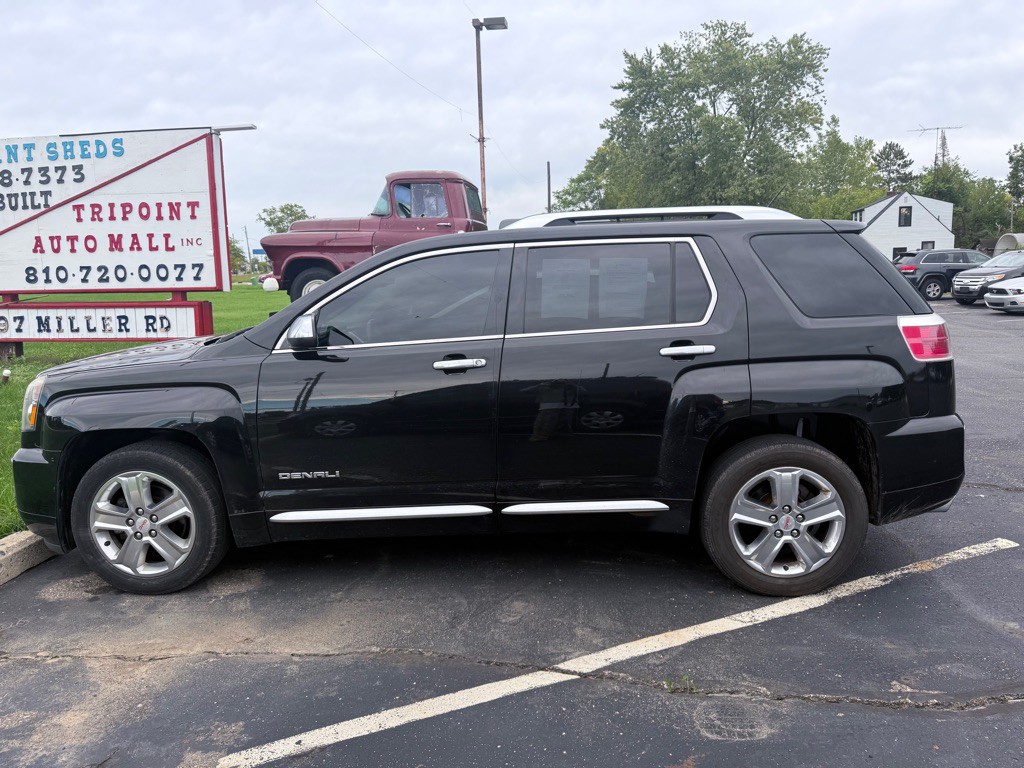 2016 GMC Terrain Image 2