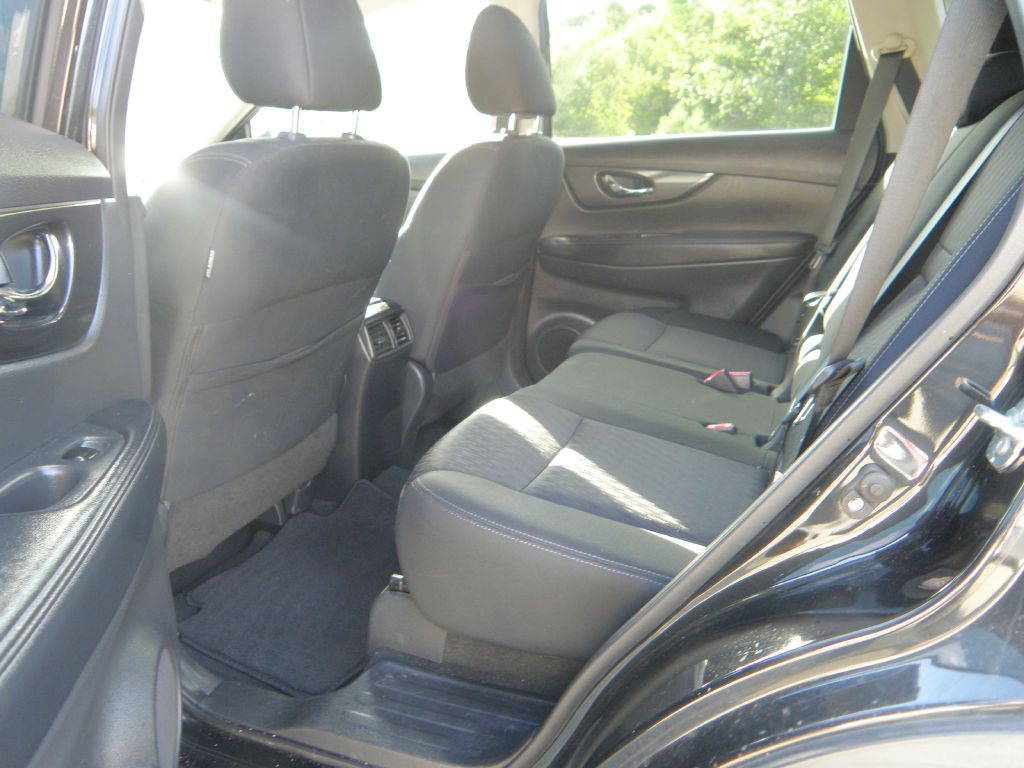 2019 Nissan Rogue Image 18