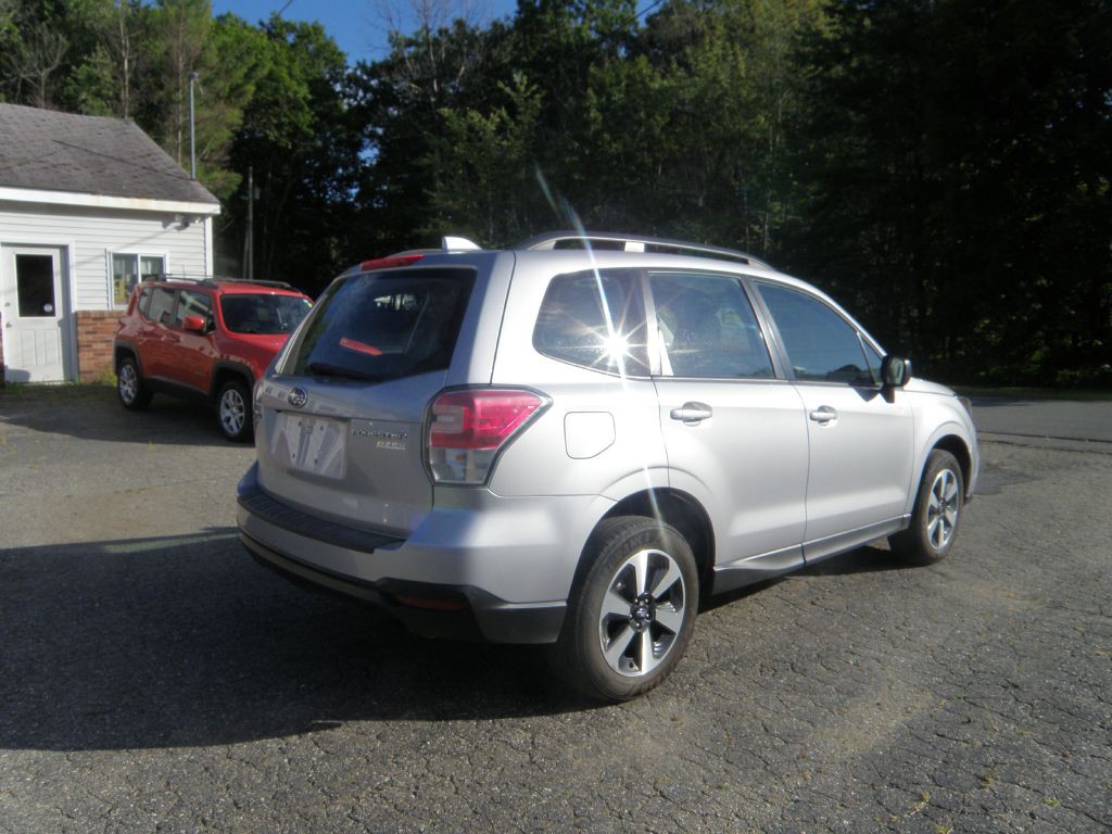 2017 Subaru Forester Image 5