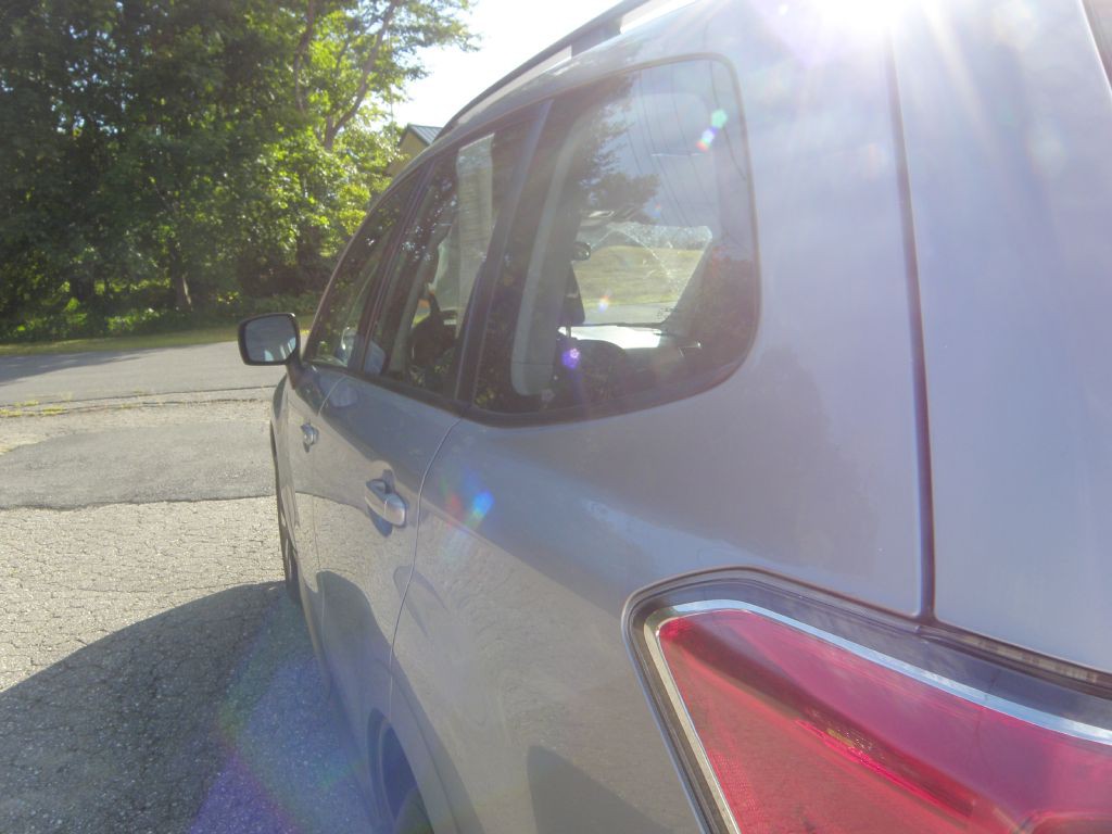 2017 Subaru Forester Image 11
