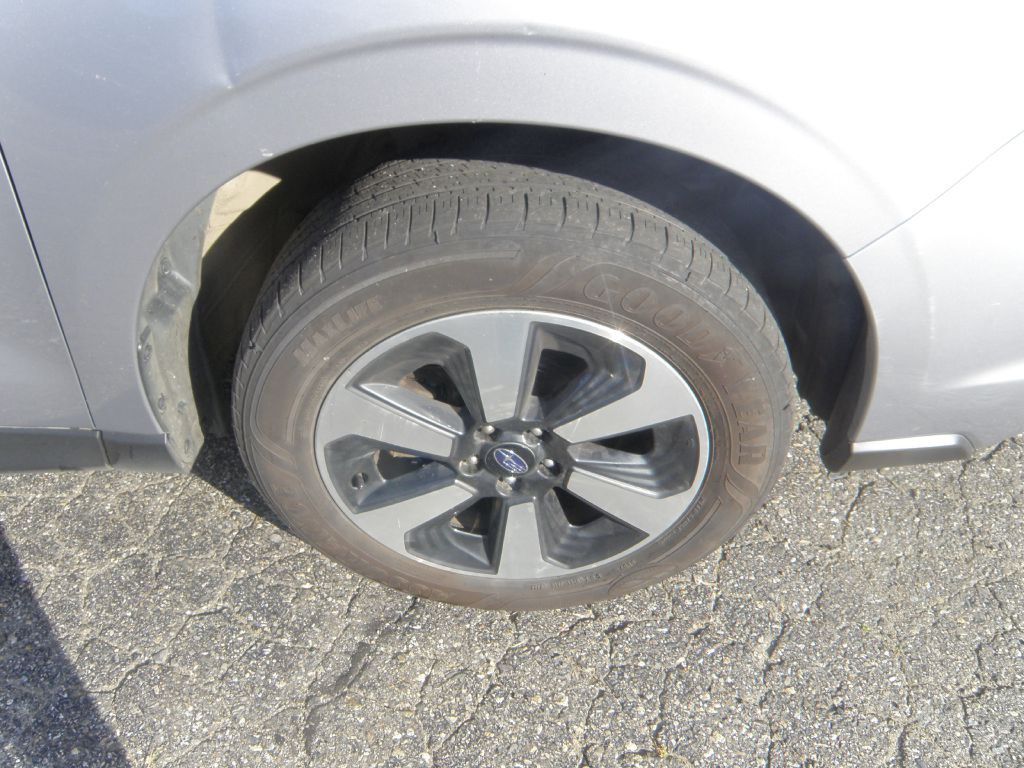 2017 Subaru Forester Image 15