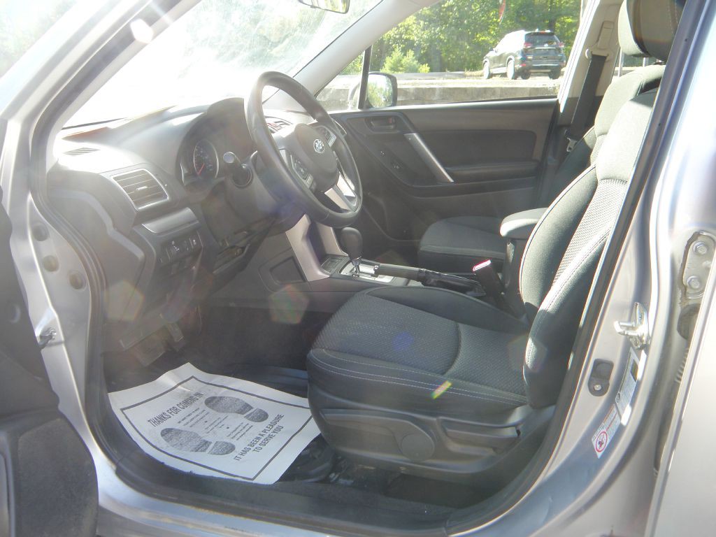 2017 Subaru Forester Image 17