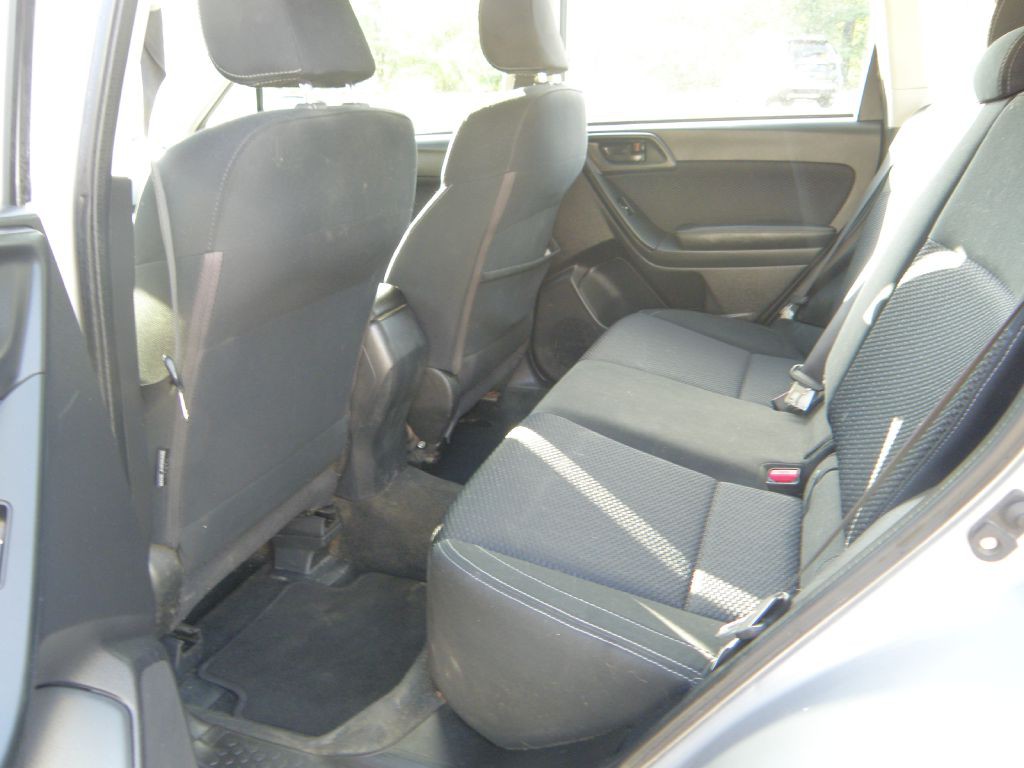 2017 Subaru Forester Image 18
