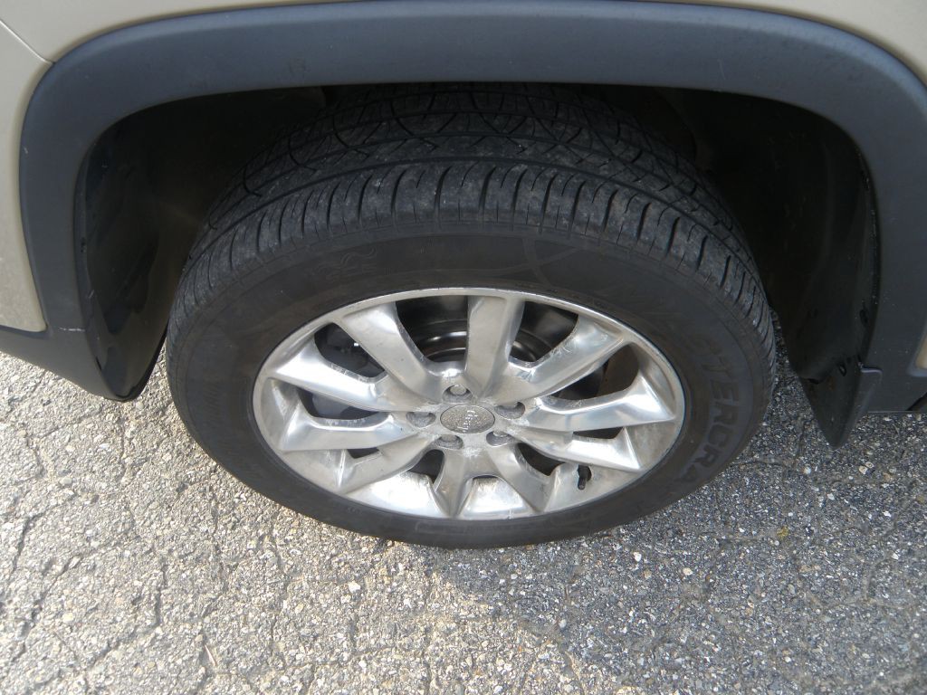 2015 Jeep Cherokee Image 13