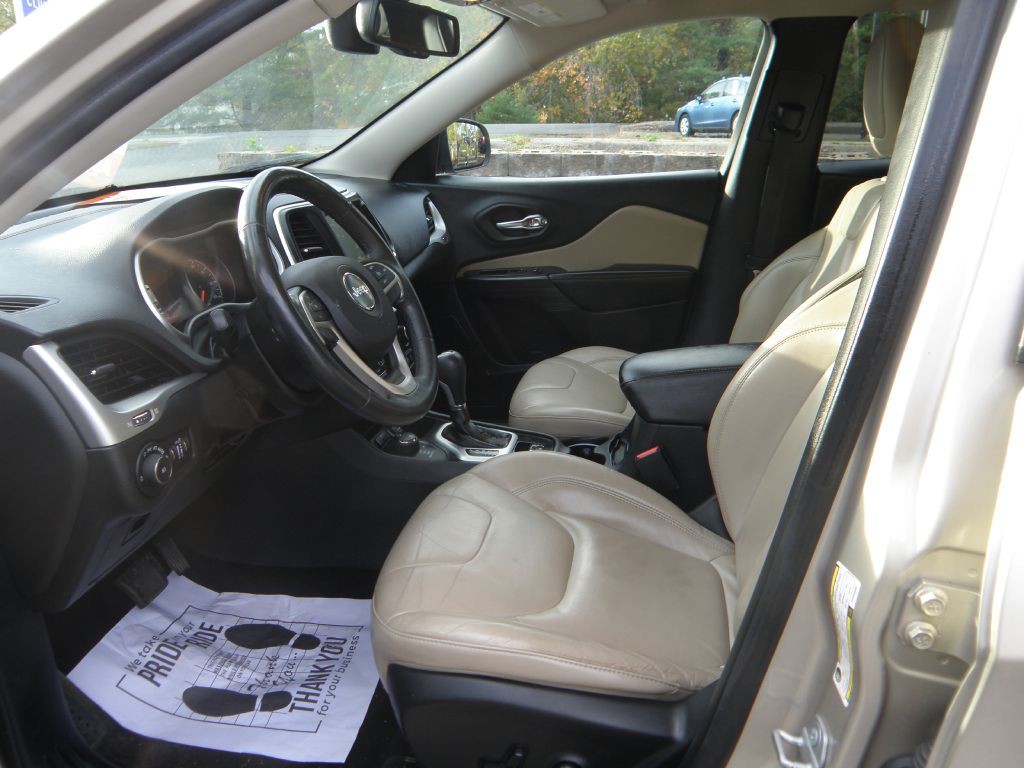 2015 Jeep Cherokee Image 17
