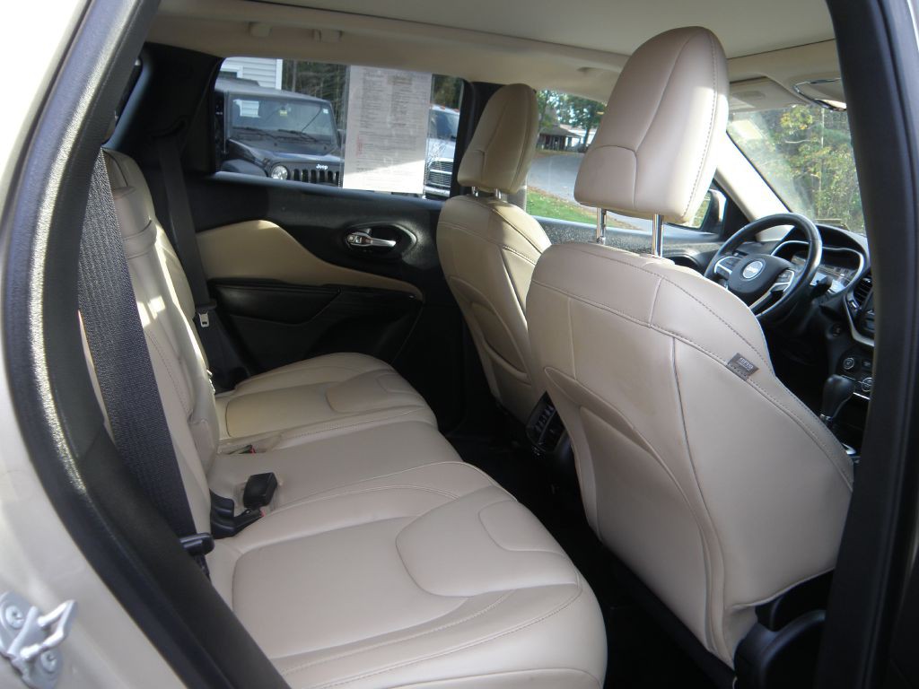 2015 Jeep Cherokee Image 20